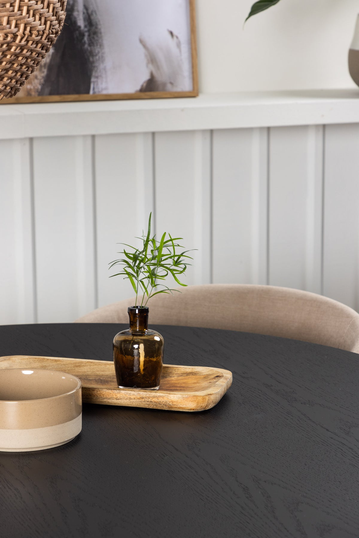 Bootcut Matbord med Berit Stolarna – Bord: ⌀110 Stol: 55x78x55