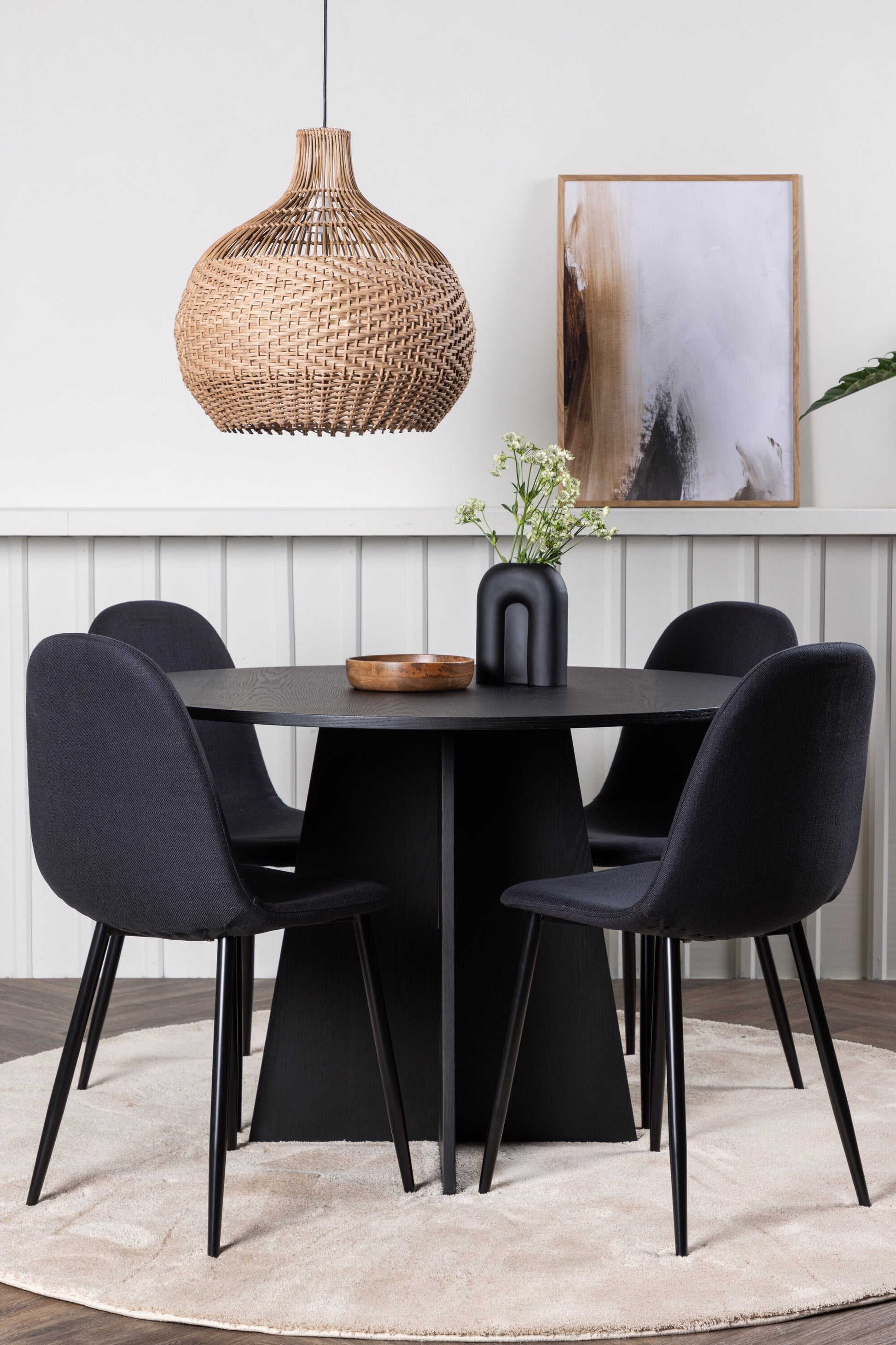Bootcut Matbord med Polar Stolarna – Bord: ⌀110 Stol: 53x87x44