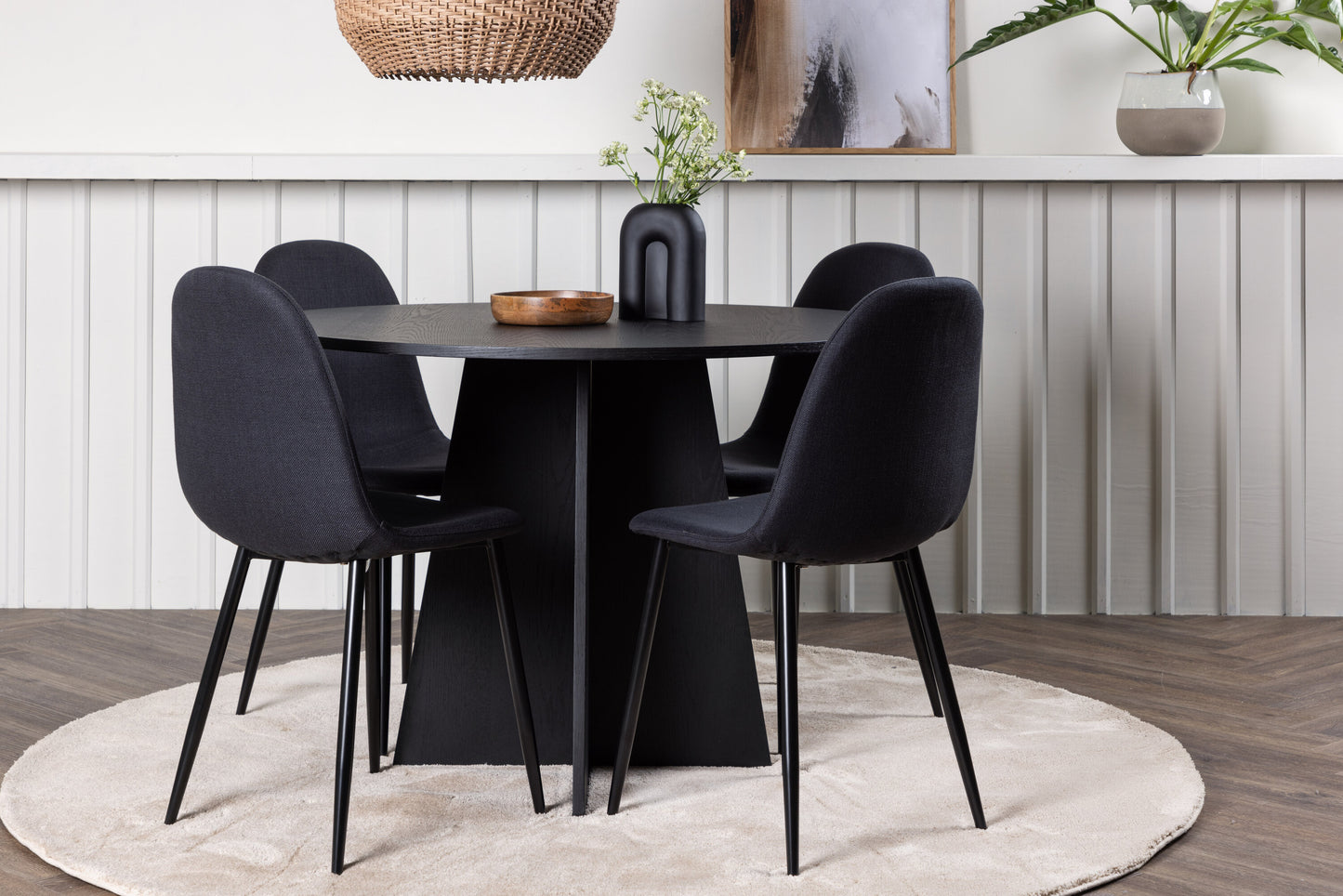 Bootcut Matbord med Polar Stolarna – Bord: ⌀110 Stol: 53x87x44