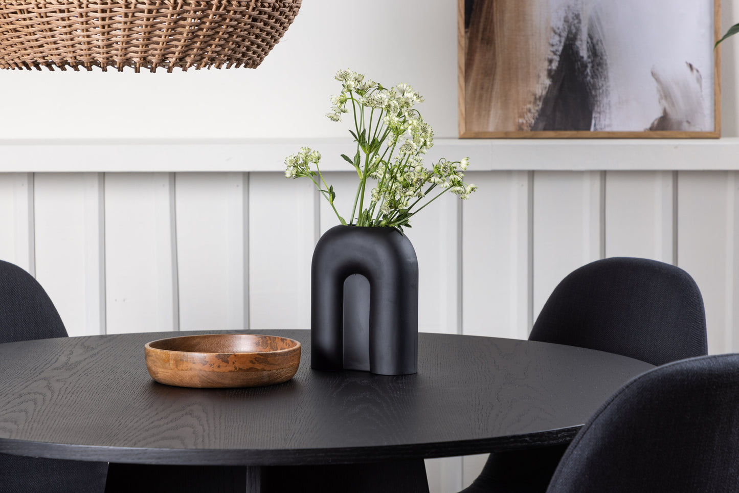Bootcut Matbord med Polar Stolarna – Bord: ⌀110 Stol: 53x87x44