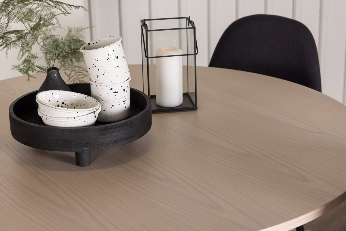 Olivia Matbord med Polar Stolarna – Bord: ⌀110 Stol: 53x87x44