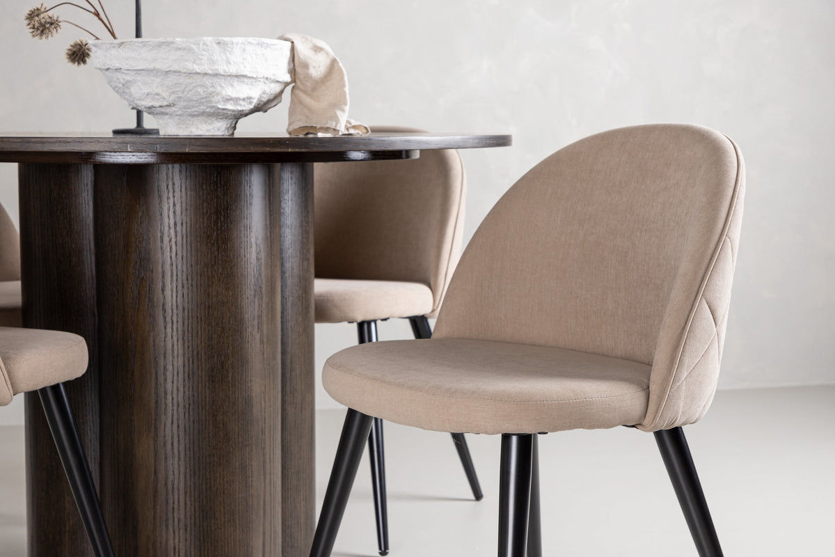 Olivia Matbord med Velvet Stolarna – Bord: ⌀110 Stol: 57x76,5x50