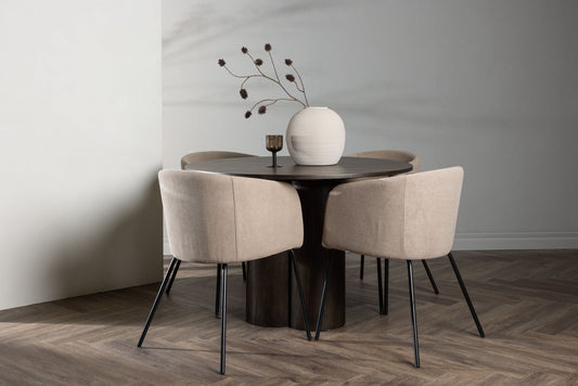 Olivia Matbord med Berit Stolarna – Bord: ⌀110 Stol: 55x78x55