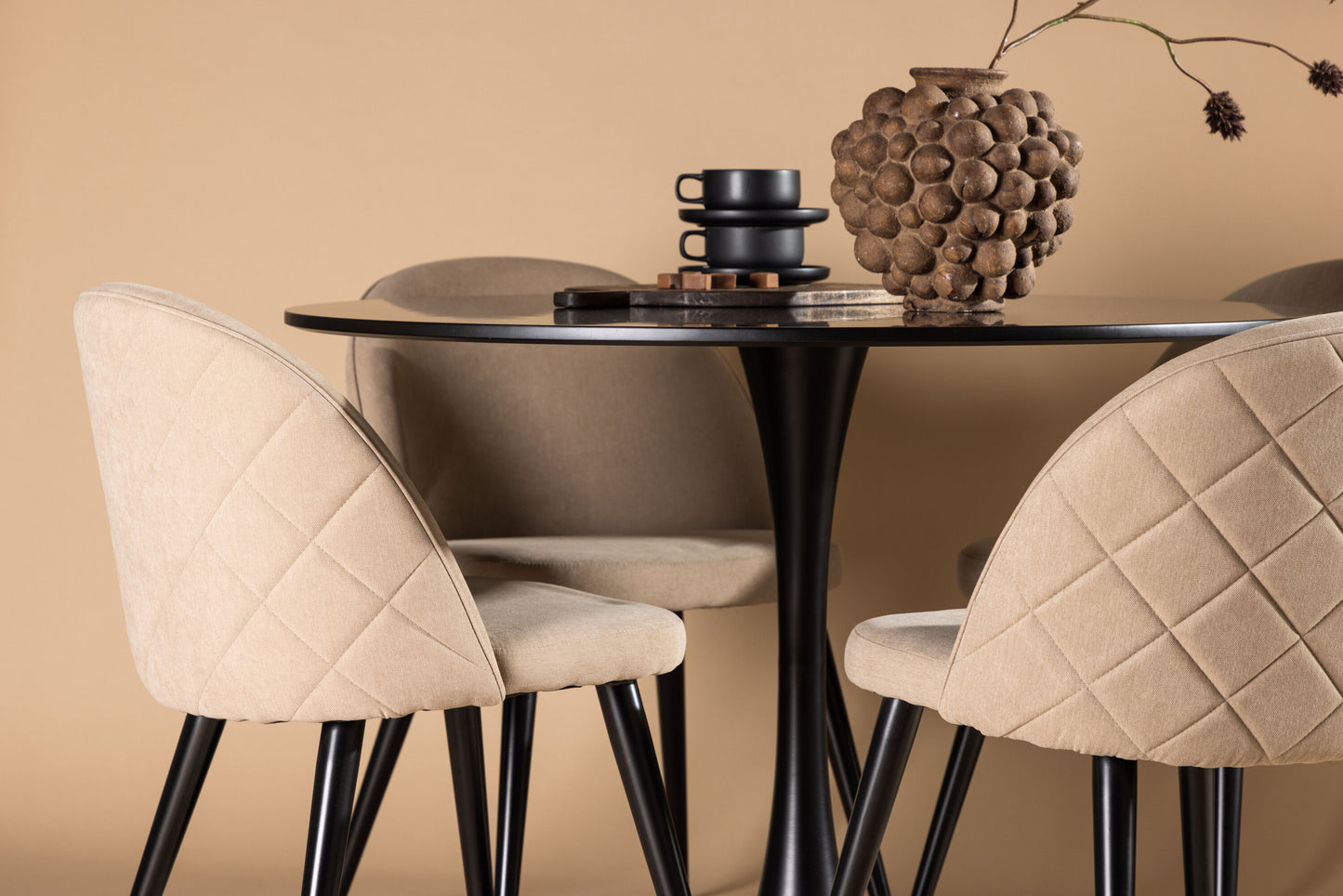 Glade Matbord med Velvet Stolarna Matgrupp