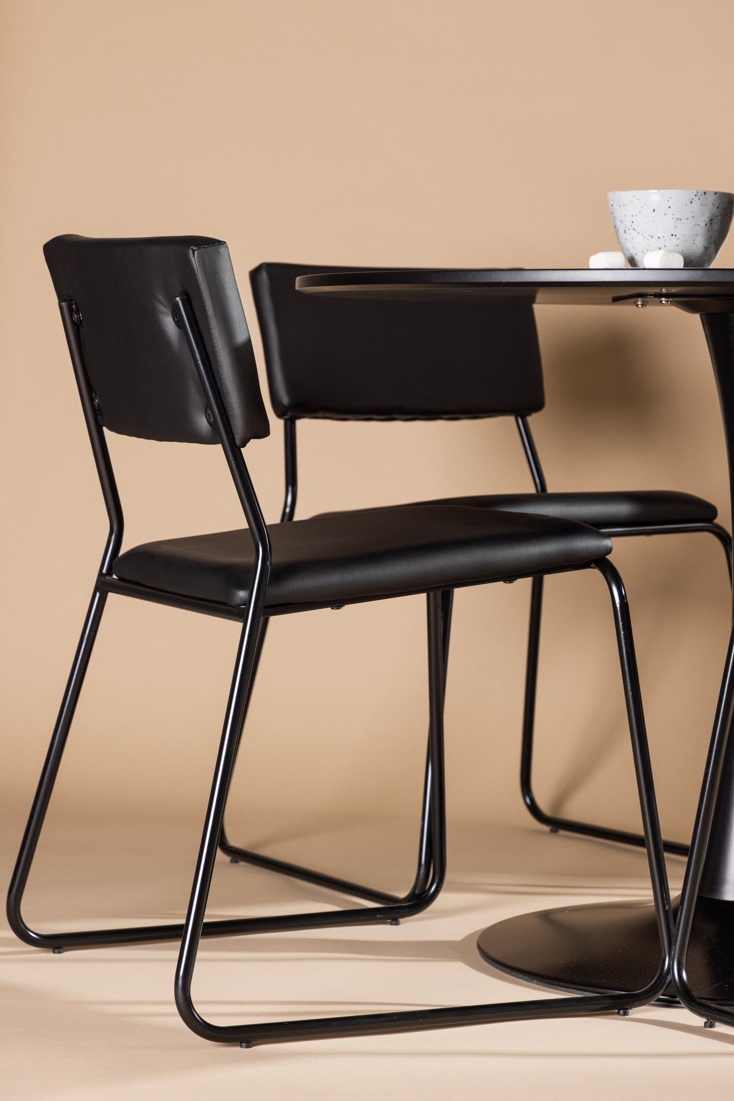 Glade Matbord med Kenth Stolarna Matgrupp