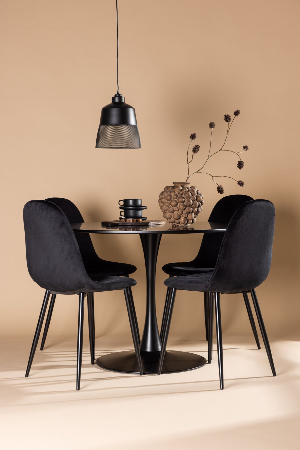 Glade Matbord med Polar Stolarna – Bord: ⌀100 Stol: 53,3x88x42,5