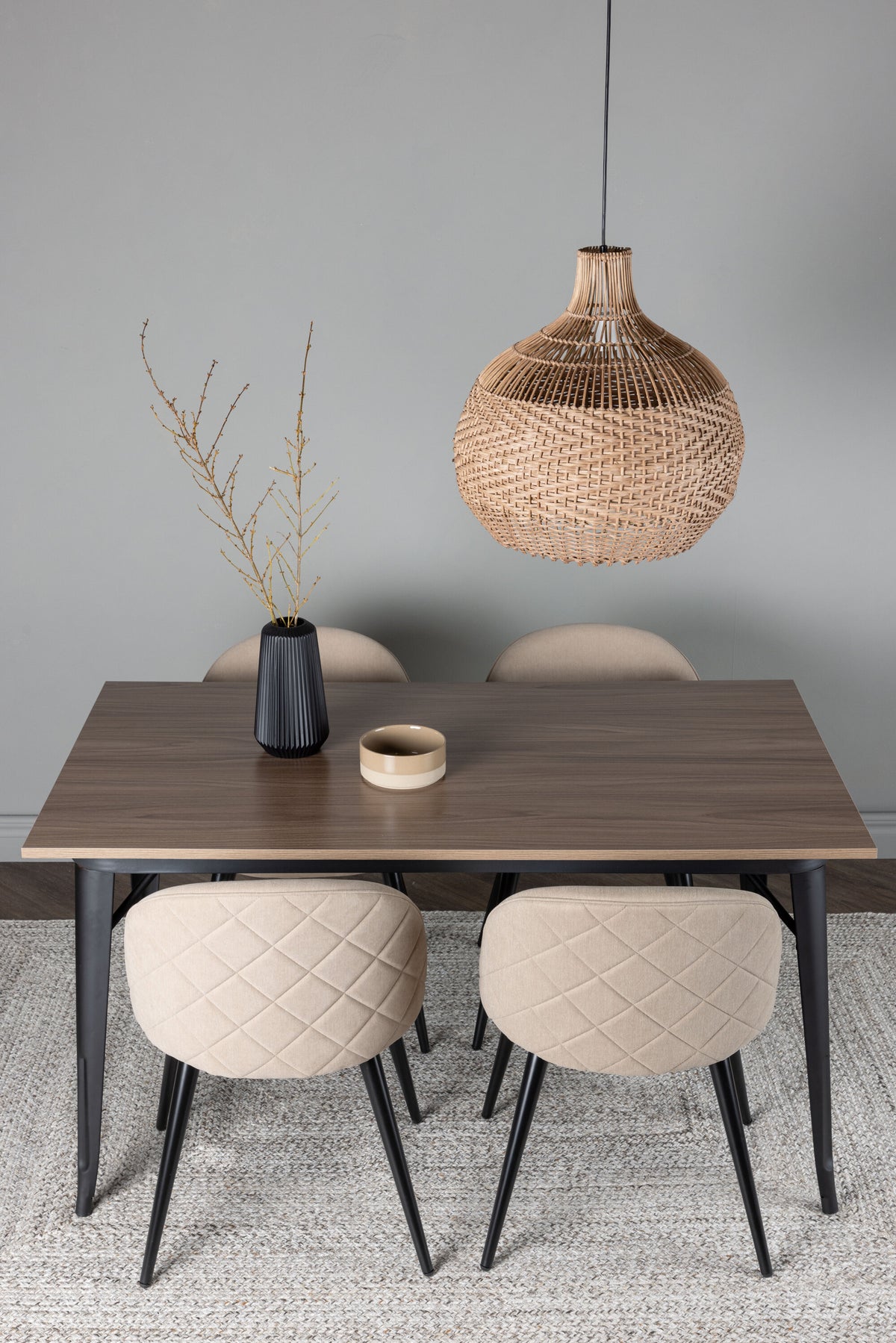 Tempe Matbord med Velvet Stolarna – Bord: 75x140x80 Stol: 57x76,5x50