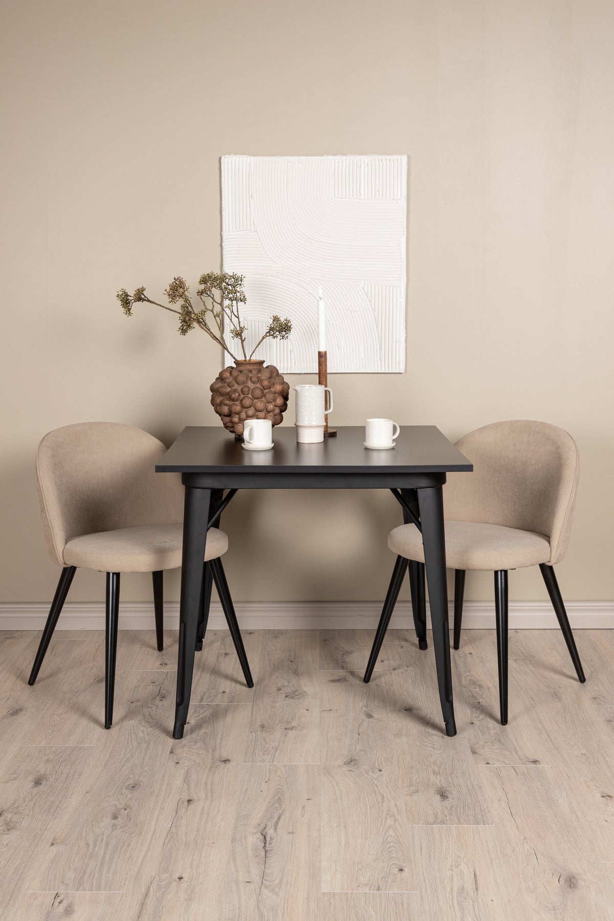 Tempe Matbord med Velvet Stolarna – Bord: 75x80x80 Stol: 57x76,5x50
