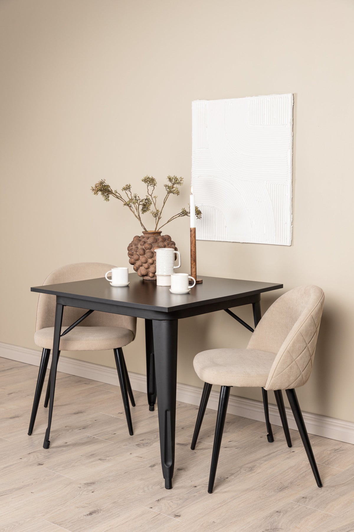 Tempe Matbord med Velvet Stolarna – Bord: 75x80x80 Stol: 57x76,5x50