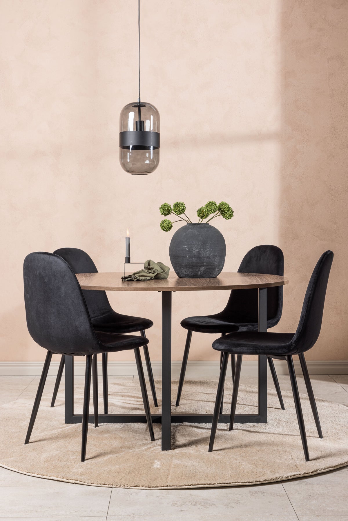 Durango Matbord med Polar Stolarna – Bord: ⌀120 Stol: 53,3x88x42,5