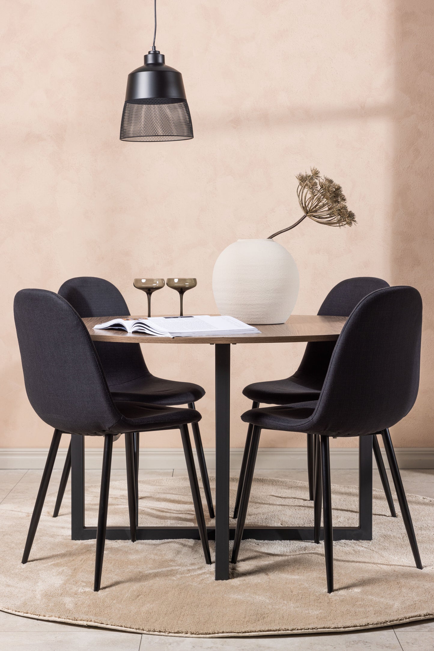 Durango Matbord med Polar Stolarna – Bord: ⌀120 Stol: 53x87x44