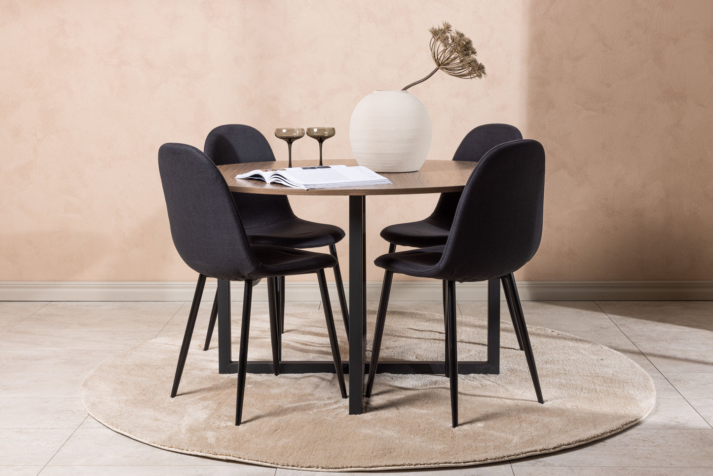 Durango Matbord med Polar Stolarna – Bord: ⌀120 Stol: 53x87x44