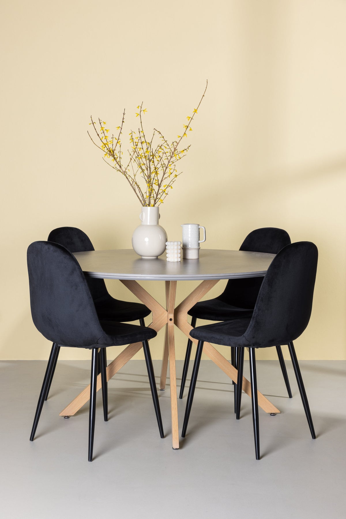 Piazza Matbord med Polar Stolarna – 120x120