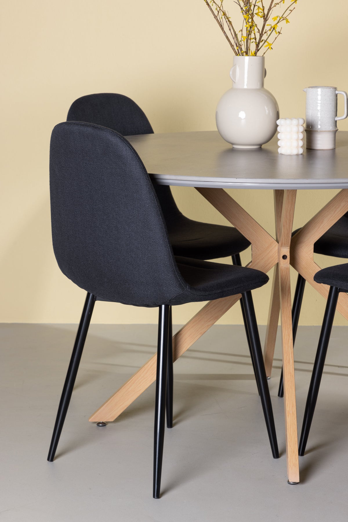 Piazza Matbord med Polar Stolarna – 120x120