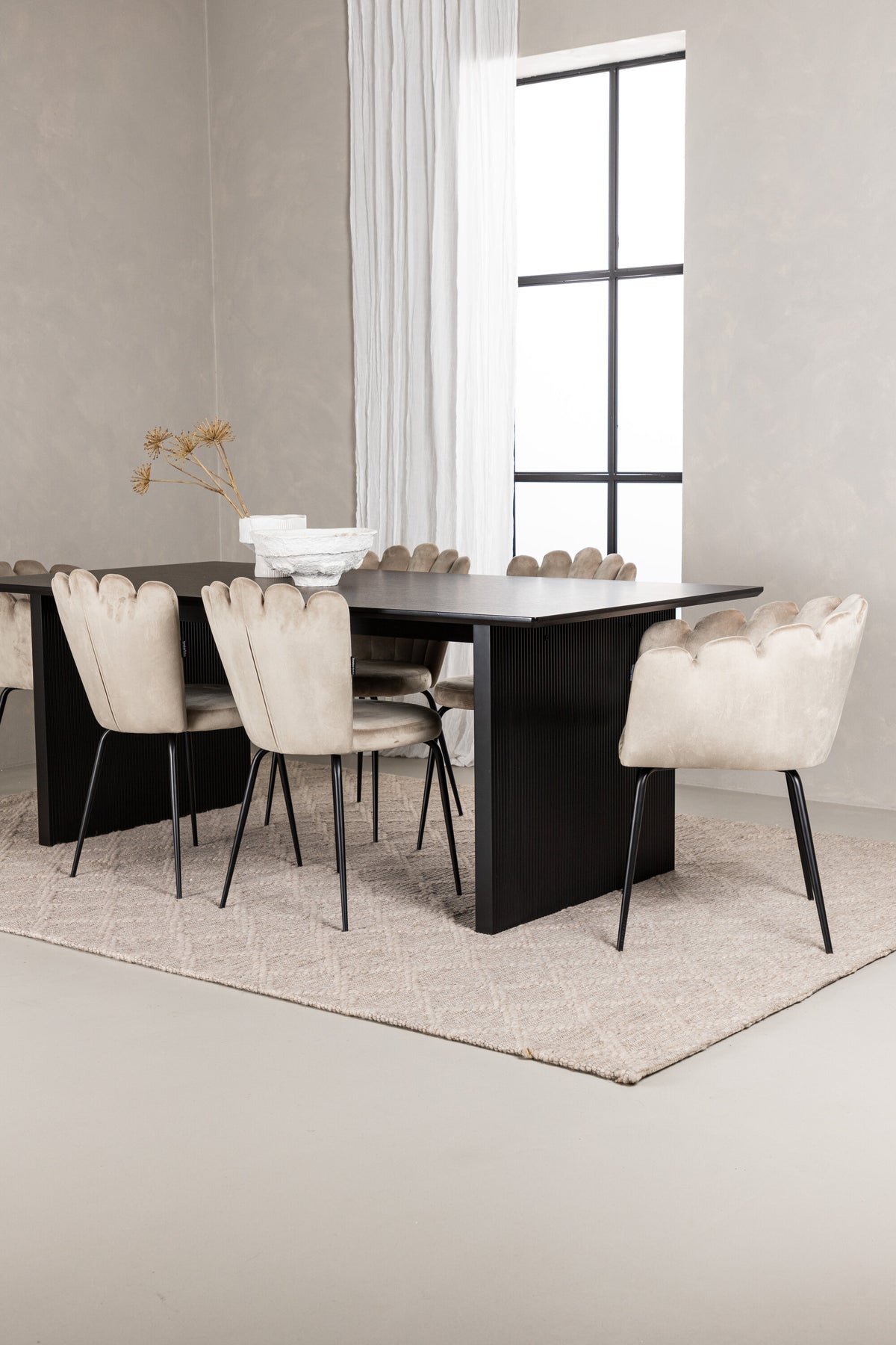 Vail Matbord med Limhamn Stolarna – Bord: 75x200x100 Stol: 42x82x44
