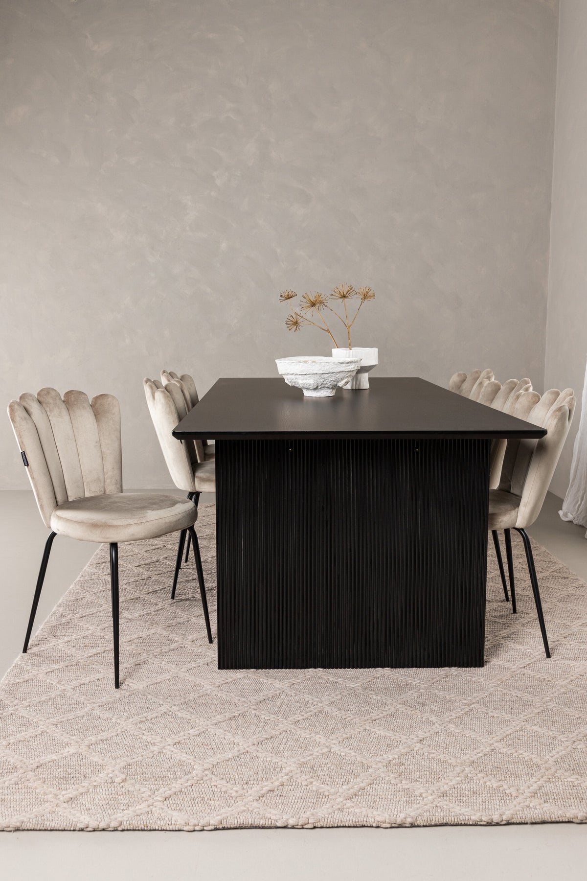 Vail Matbord med Limhamn Stolarna – Bord: 75x200x100 Stol: 42x82x44