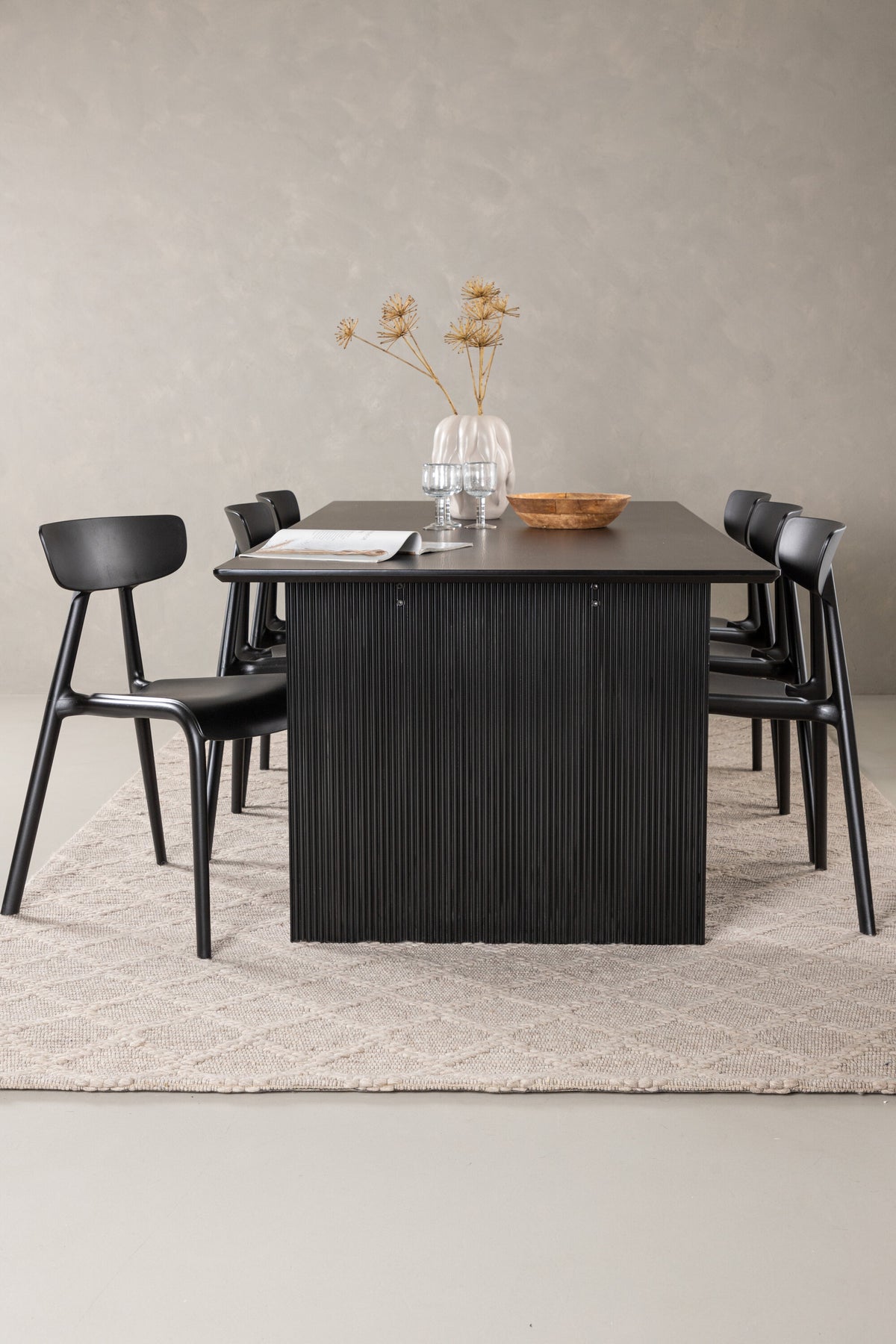 Vail Matbord med Ursholmen Stolarna