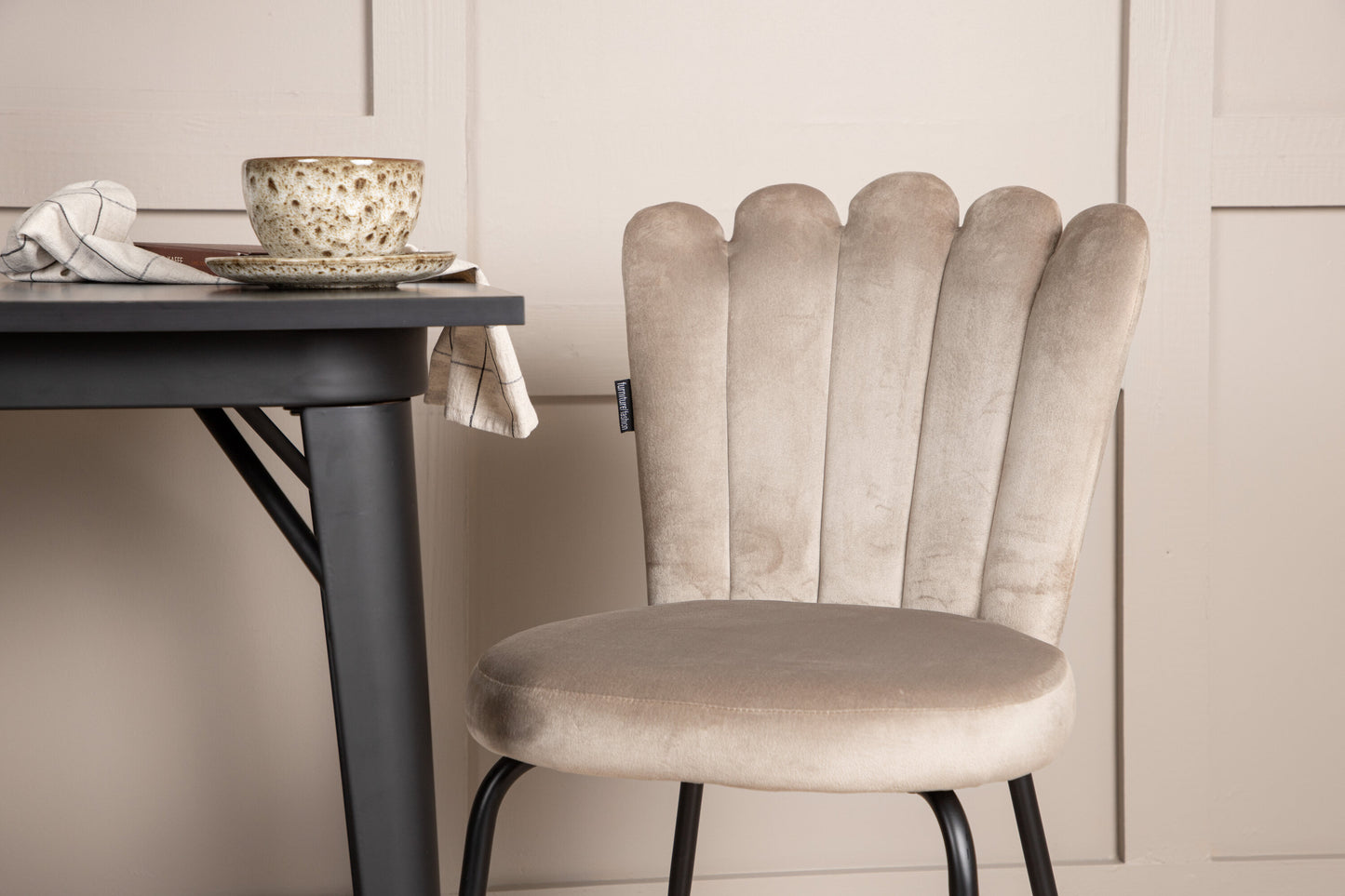 Tempe Matbord med Limhamn Stolarna Matgrupp