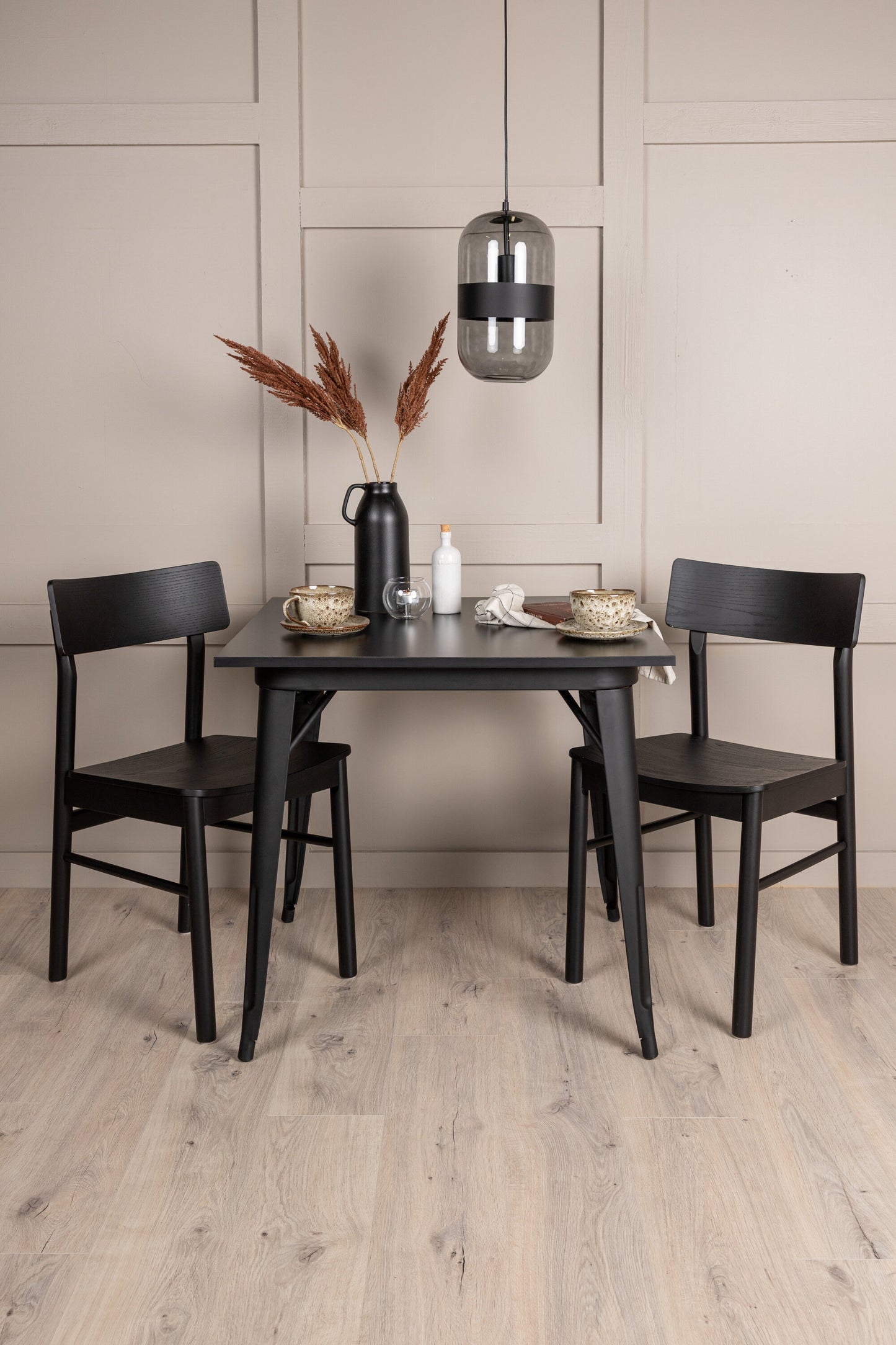Tempe Matbord med Montros Stolarna Matgrupp