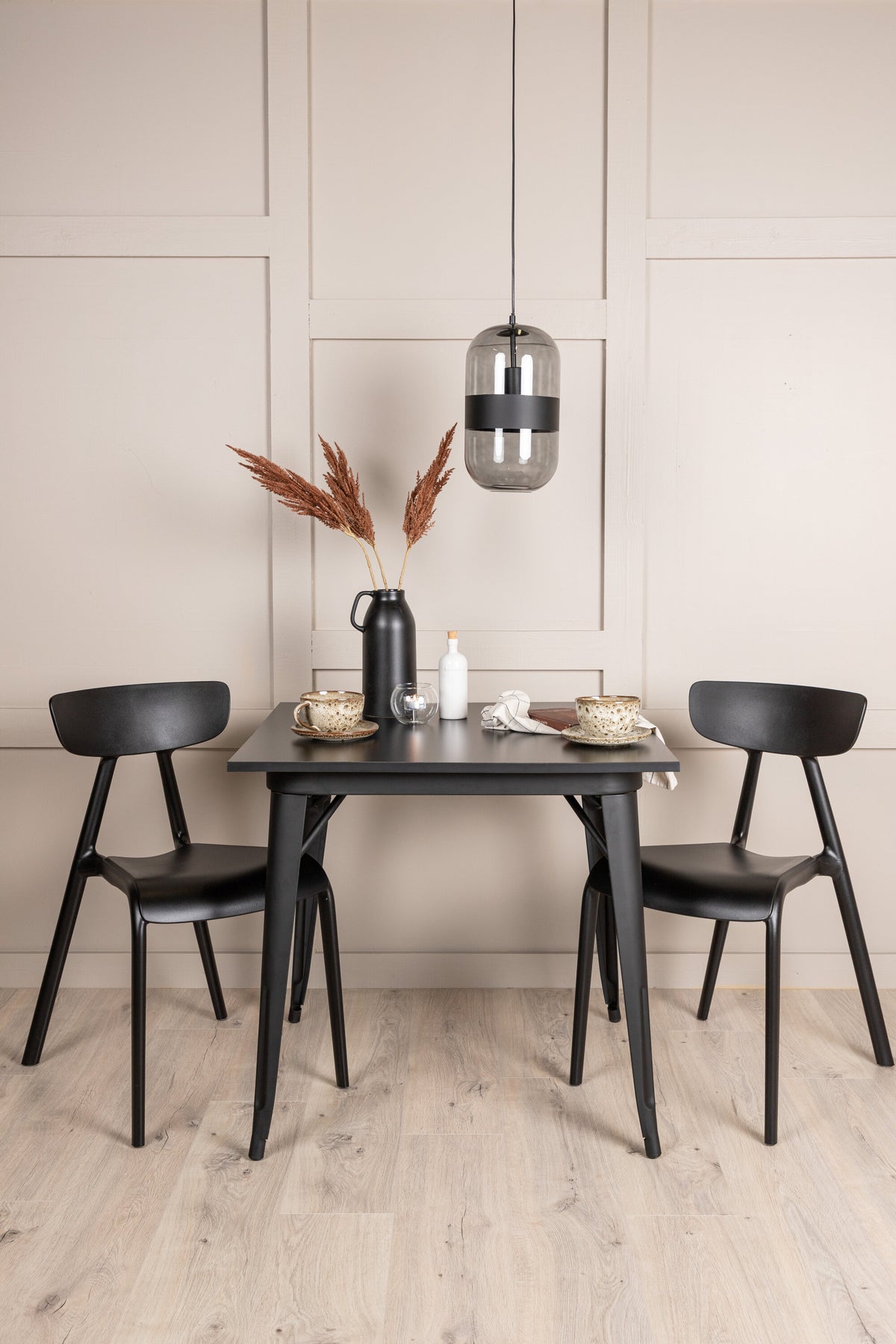 Tempe Matbord med Ursholmen Stolarna – 80x80
