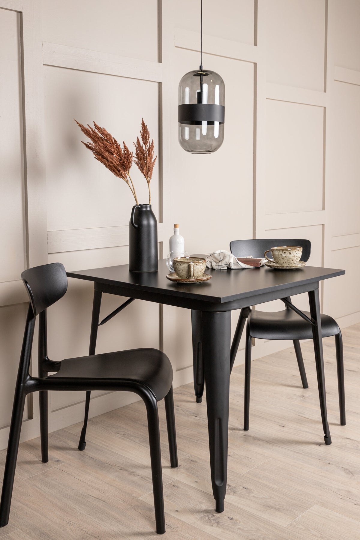 Tempe Matbord med Ursholmen Stolarna – 80x80