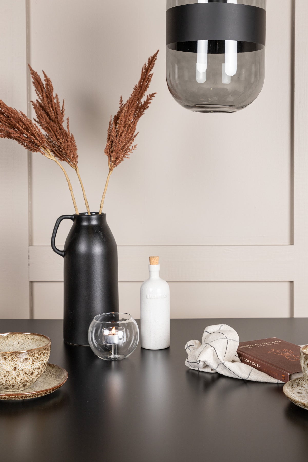 Tempe Matbord med Ursholmen Stolarna – 80x80