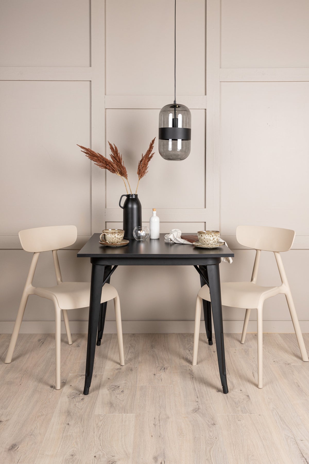 Tempe Matbord med Ursholmen Stolarna – 80x80