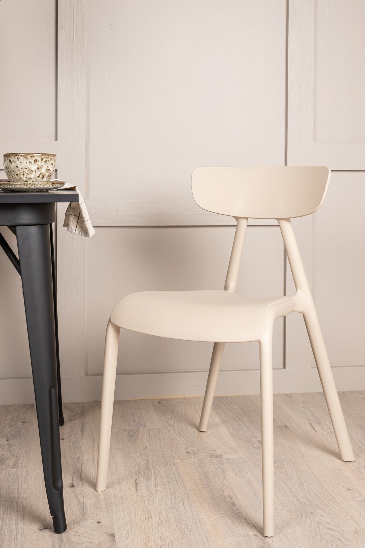 Tempe Matbord med Ursholmen Stolarna – 80x80