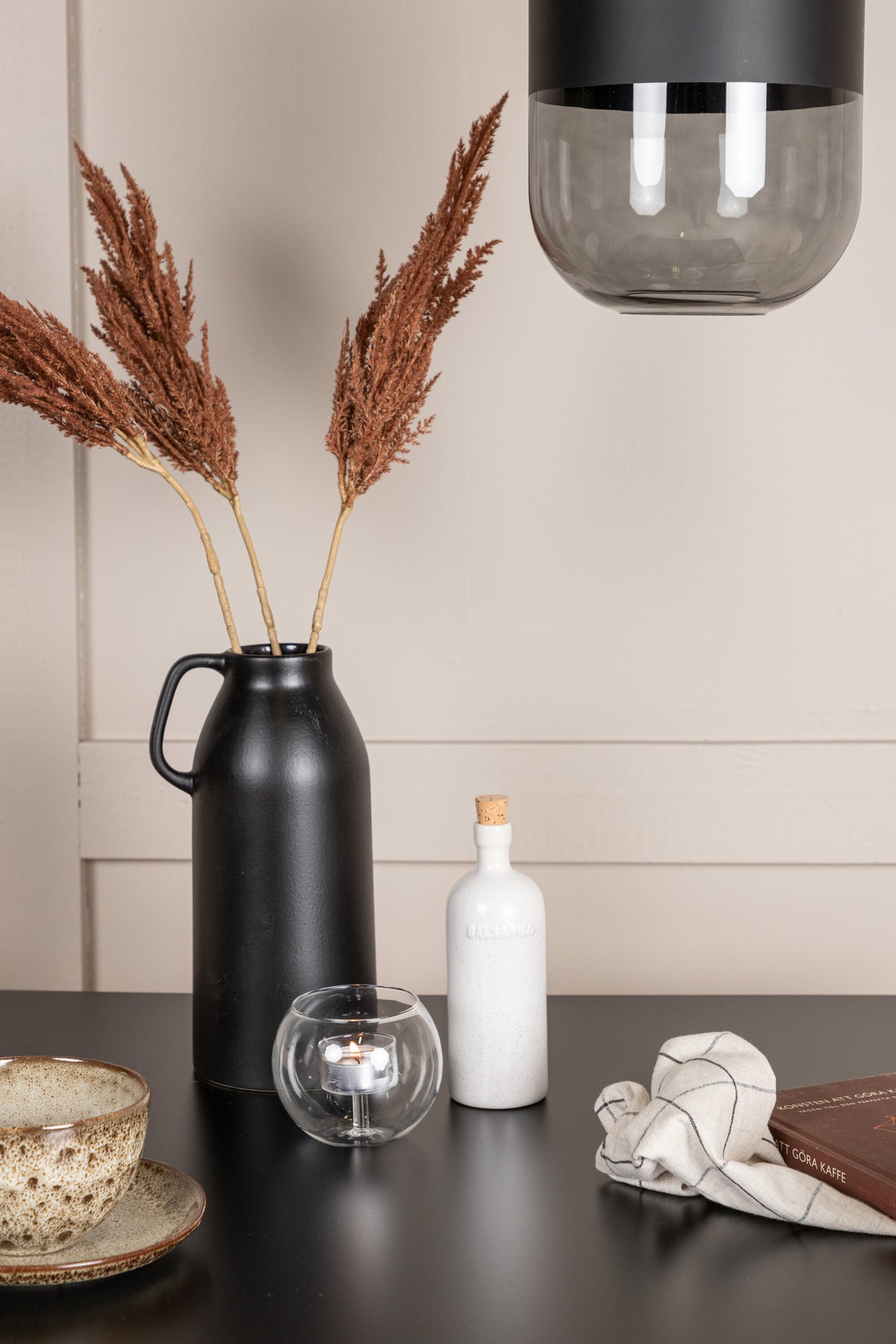 Tempe Matbord med Ursholmen Stolarna – 80x80