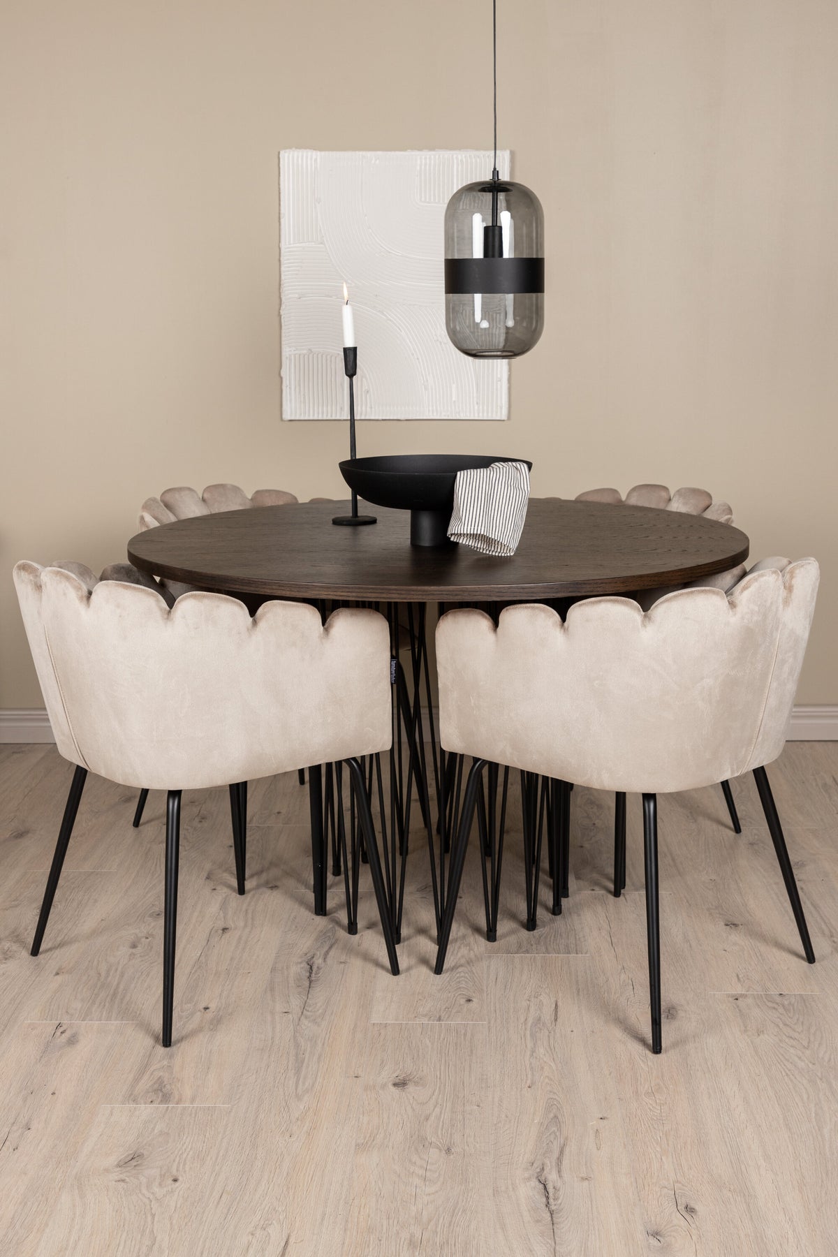 Stone Matbord med Limhamn Stolarna – Bord: ⌀120 Stol: 51x76,5x52