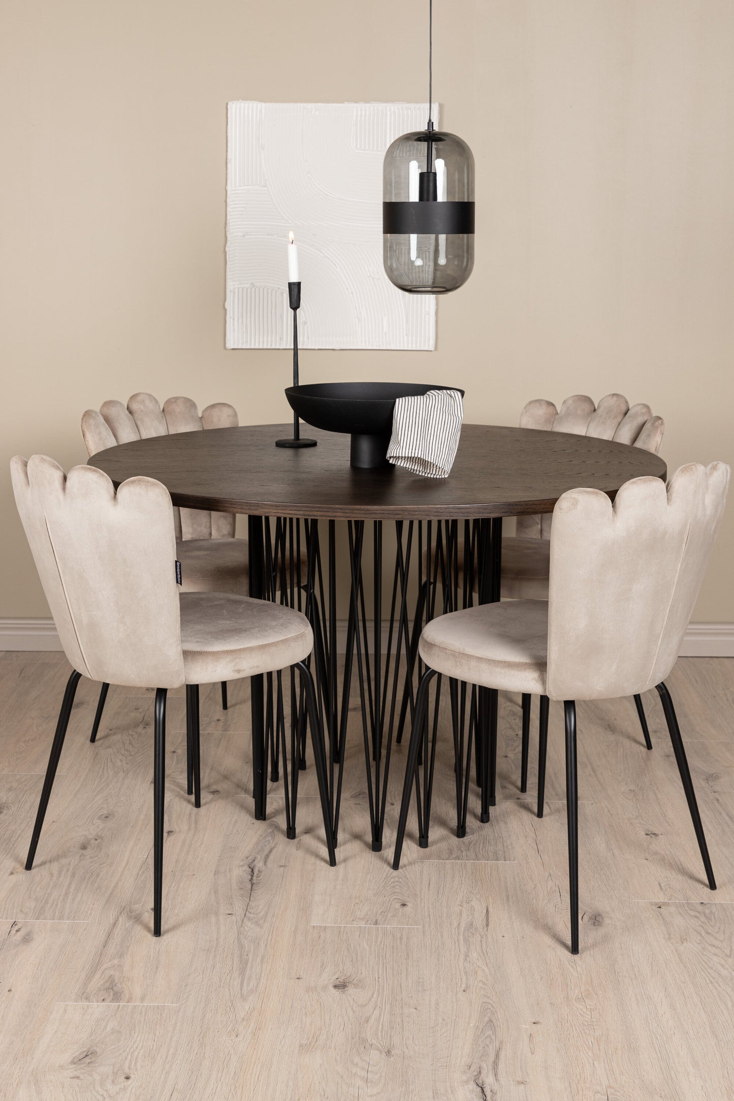 Stone Matbord med Limhamn Stolarna – Bord: ⌀120 Stol: 42x82x44