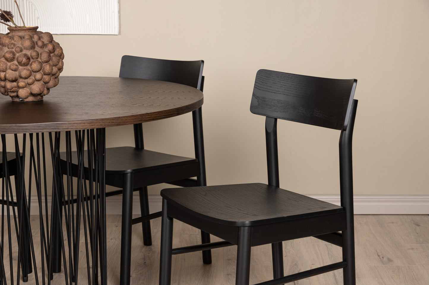 Stone Matbord med Montros Stolarna Matgrupp