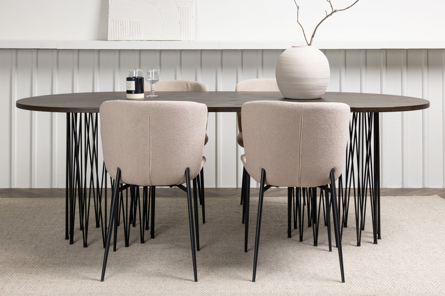 Stone Matbord med Modesto Stolarna Matgrupp