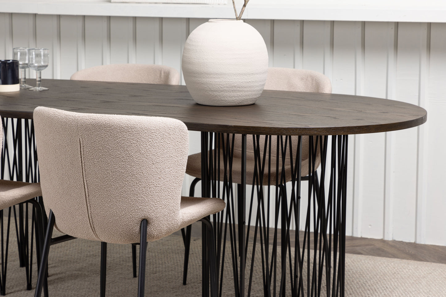 Stone Matbord med Modesto Stolarna Matgrupp
