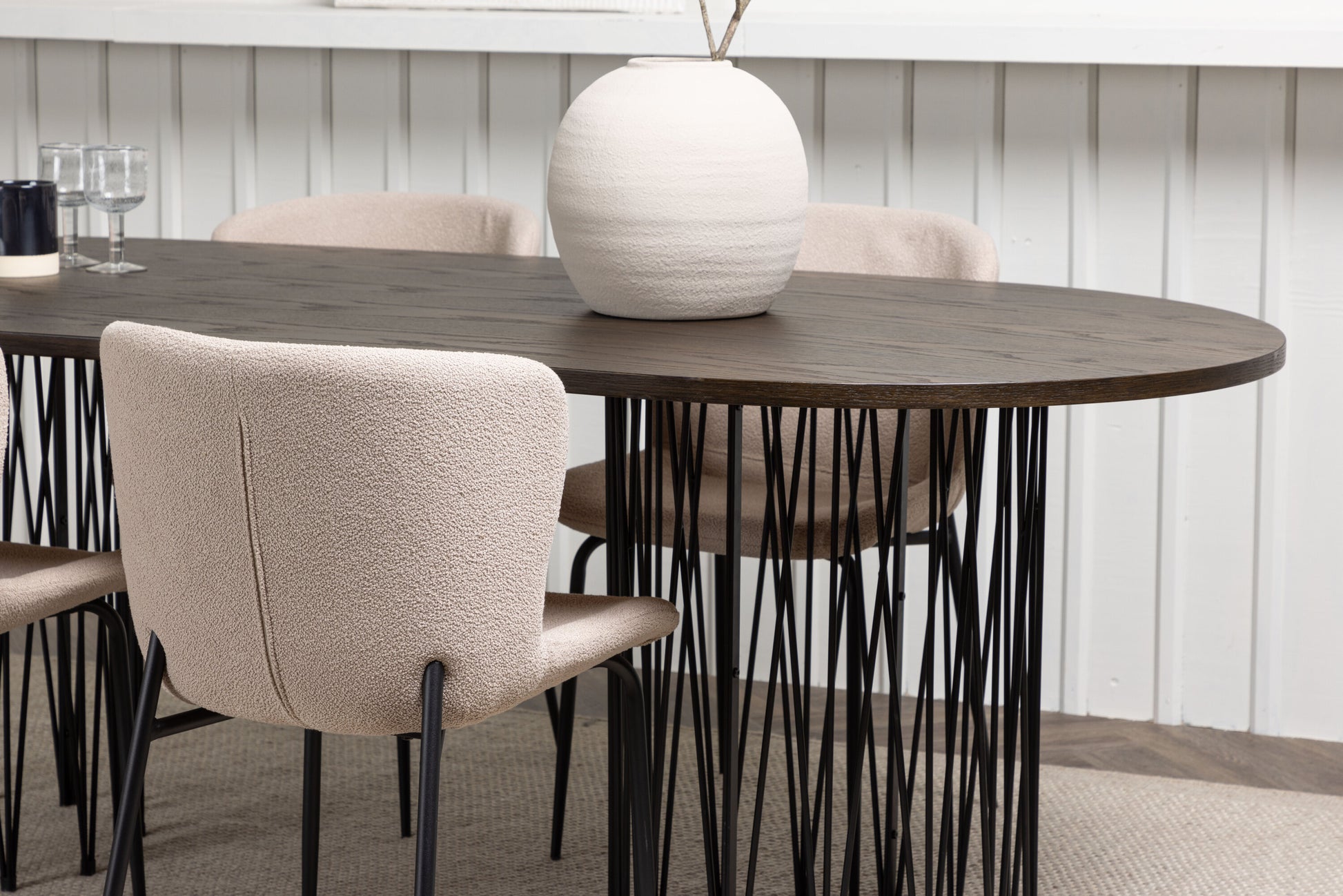 Stone Matbord med Modesto Stolarna Matgrupp
