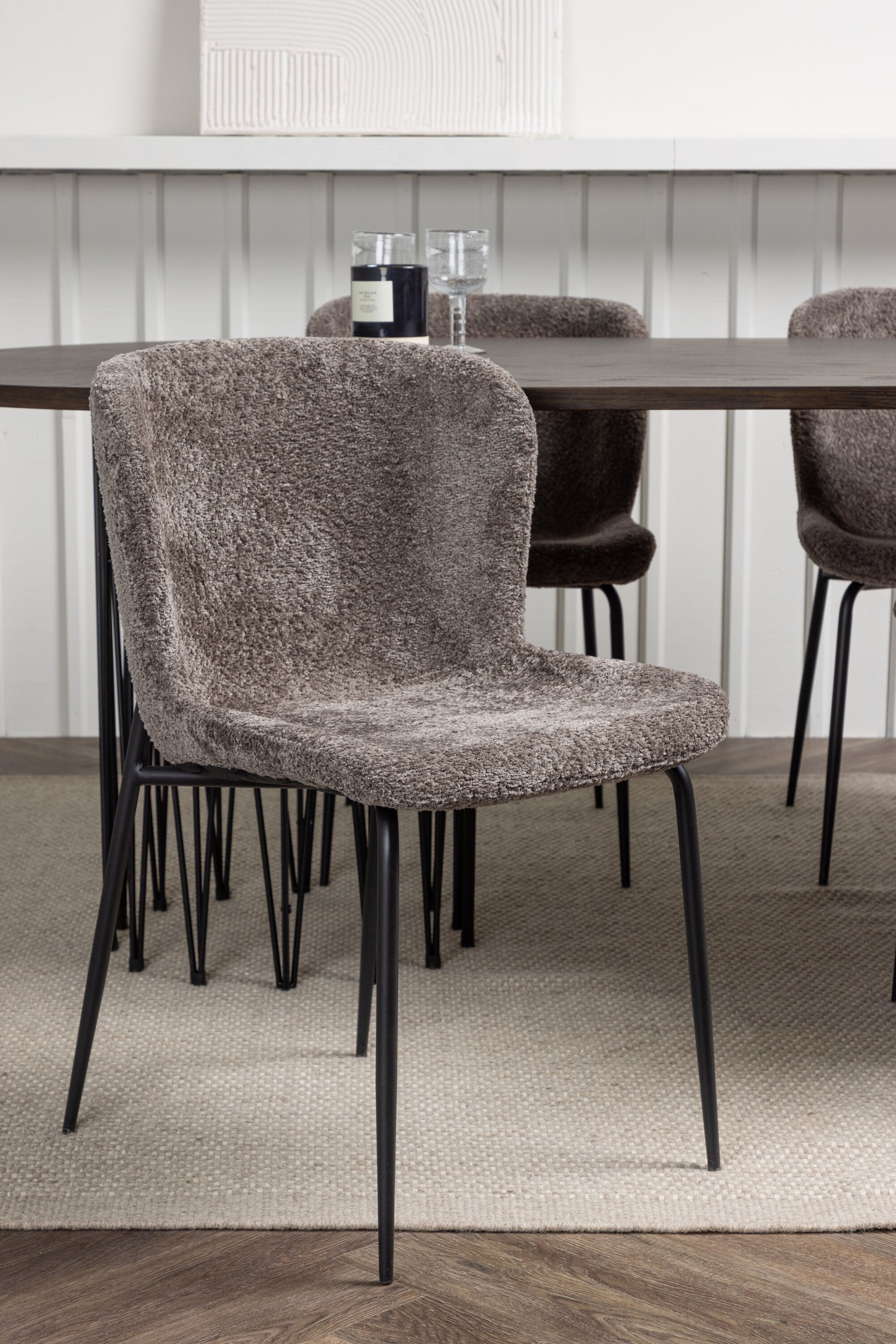 Stone Matbord med Modesto Stolarna Matgrupp