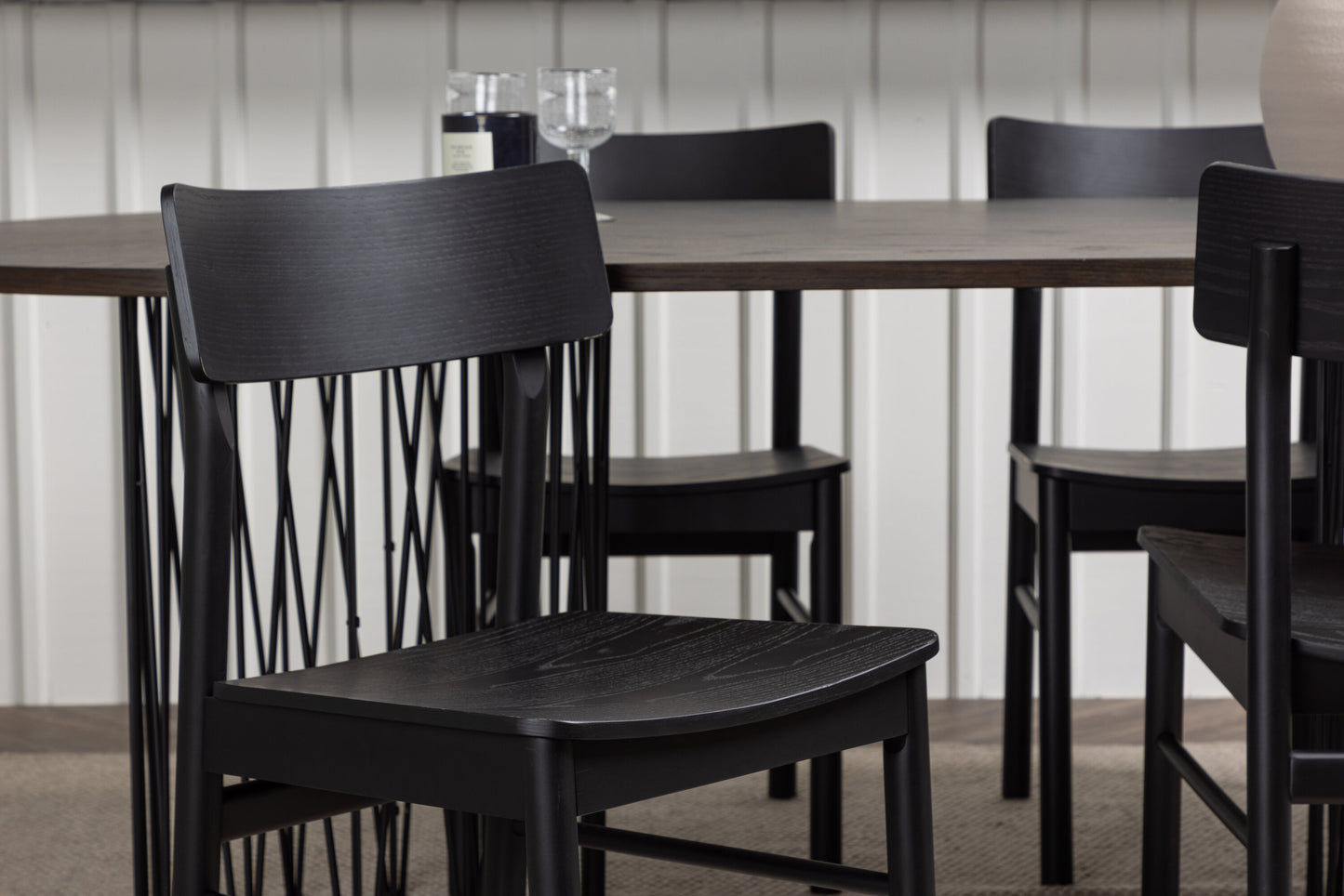 Stone Matbord med Montros Stolarna Matgrupp