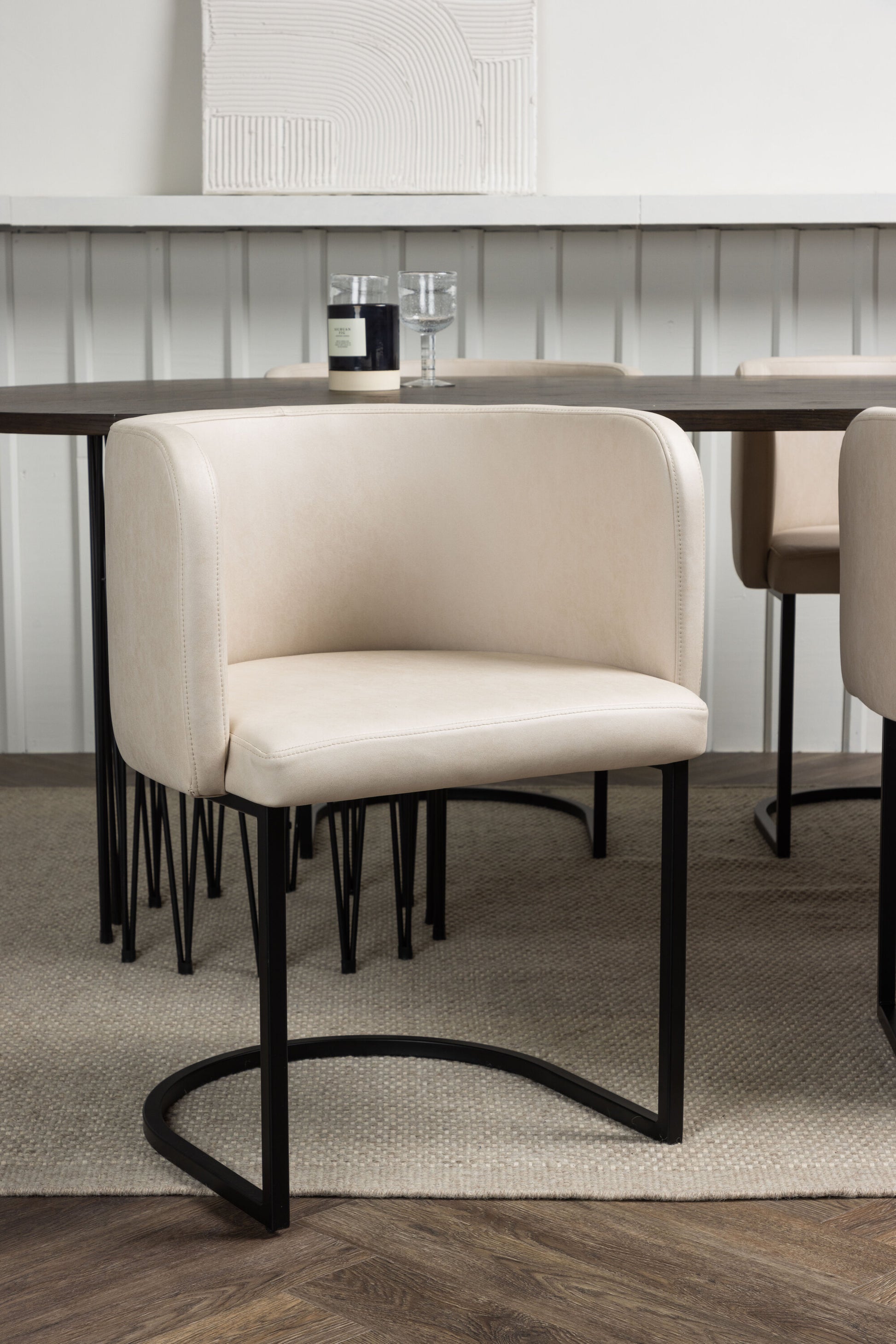 Stone Matbord med Simrishamn Stolarna Matgrupp