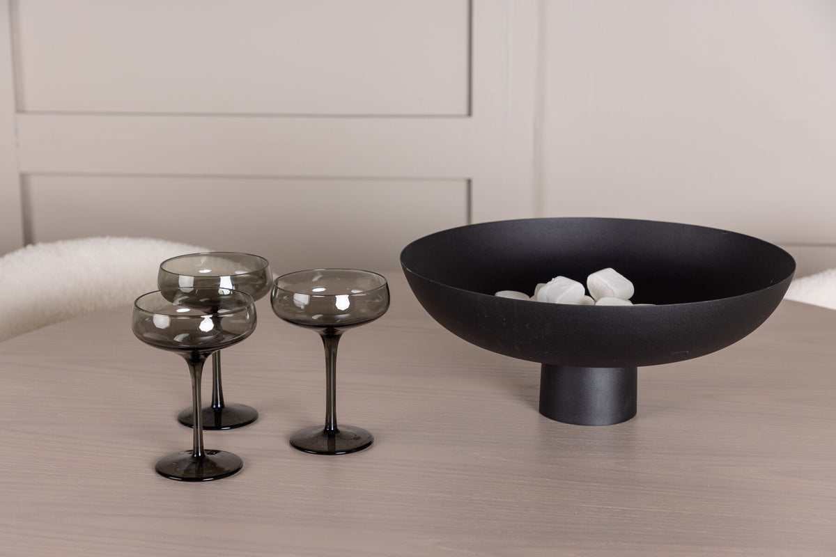 Olivia Matbord med Chico Stolarna – Bord: ⌀110 Stol: 57x79x50