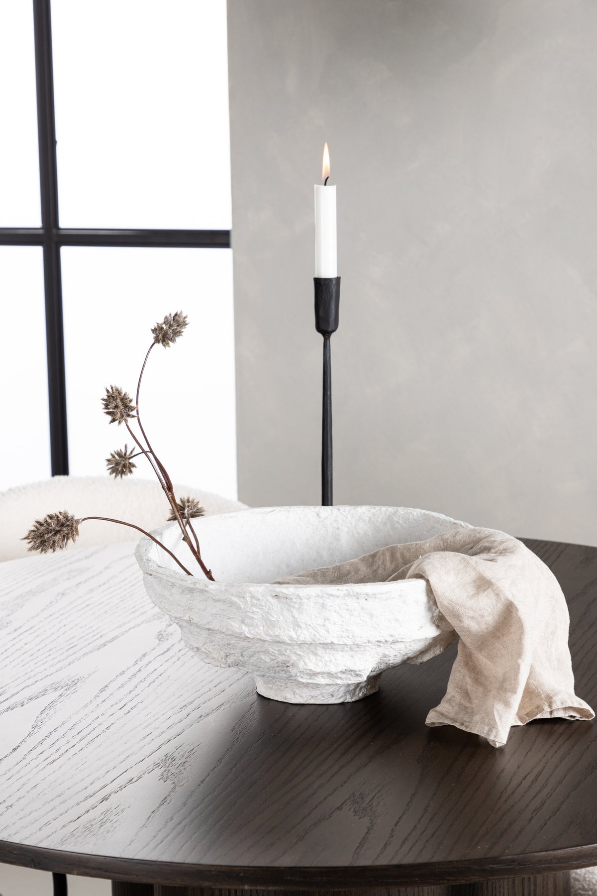 Olivia Matbord med Chico Stolarna – Bord: ⌀110 Stol: 57x79x50
