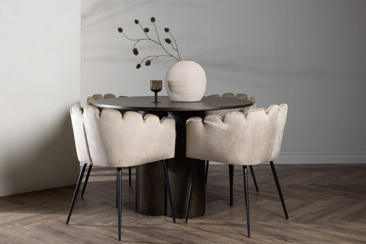 Olivia Matbord med Limhamn Stolarna – Bord: ⌀110 Stol: 51x76,5x46