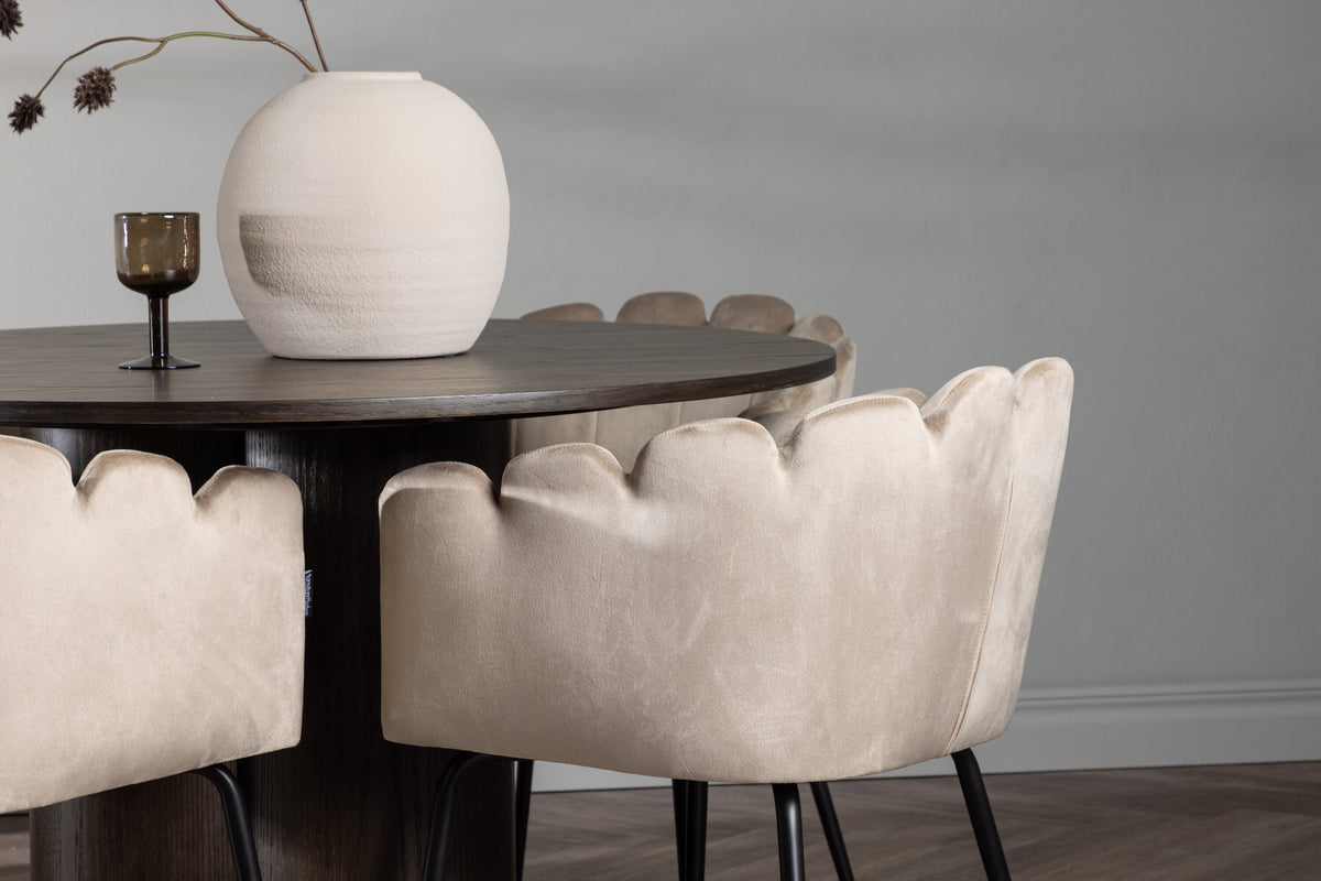 Olivia Matbord med Limhamn Stolarna – Bord: ⌀110 Stol: 51x76,5x46