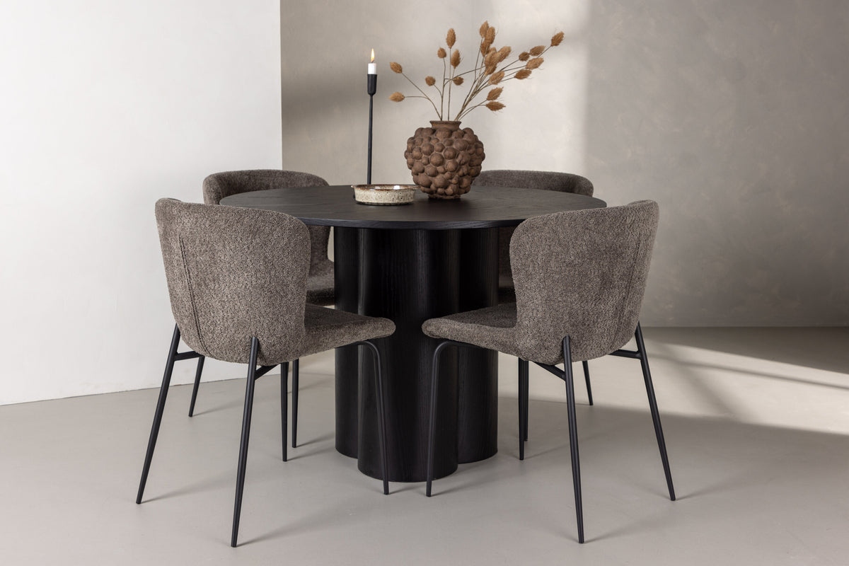 Olivia Matbord med Modesto Stolarna – Bord: ⌀110 Stol: 54x79,5x48