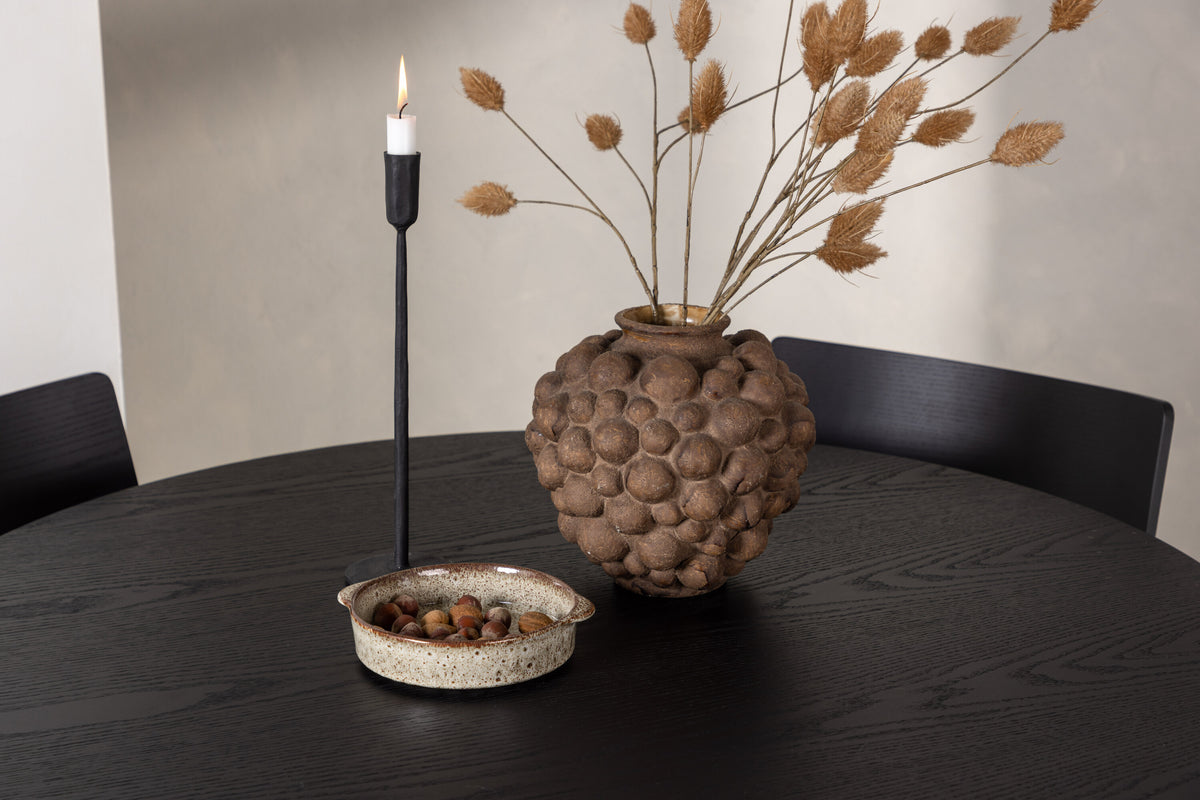 Olivia Matbord med Montros Stolarna – Bord: ⌀110 Stol: 48x82x45,5