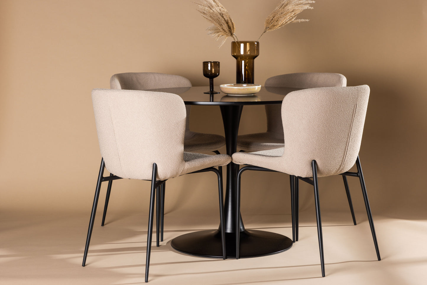 Glade Matbord med Modesto Stolarna Matgrupp