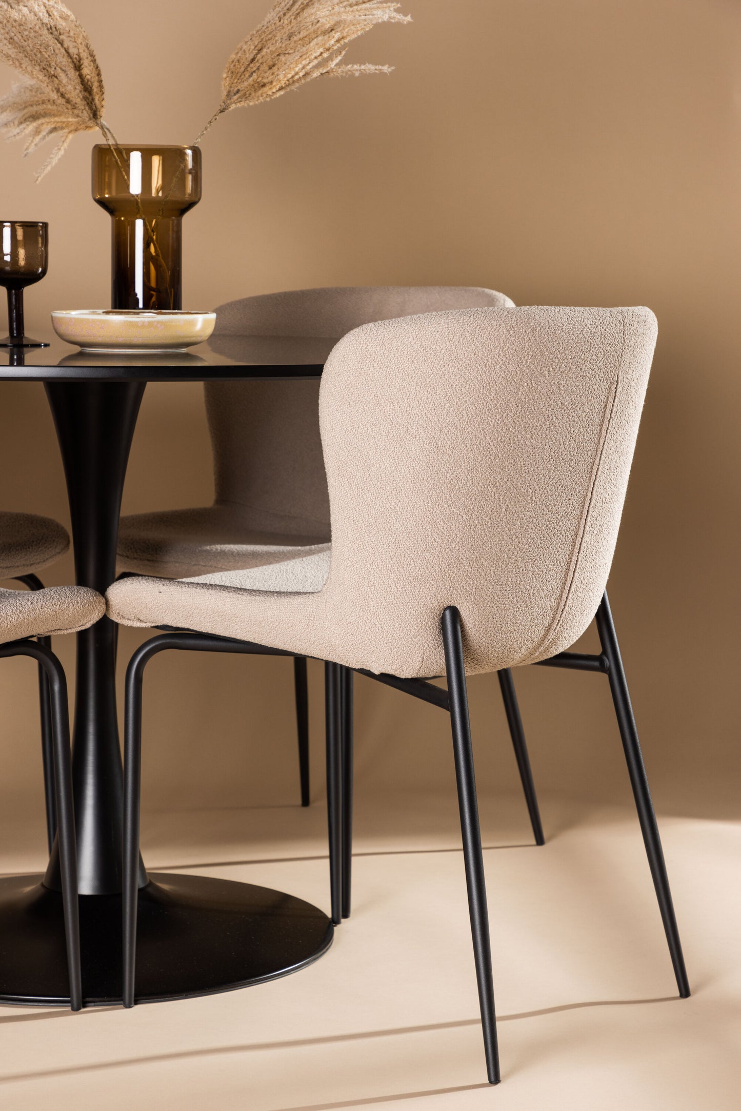 Glade Matbord med Modesto Stolarna Matgrupp