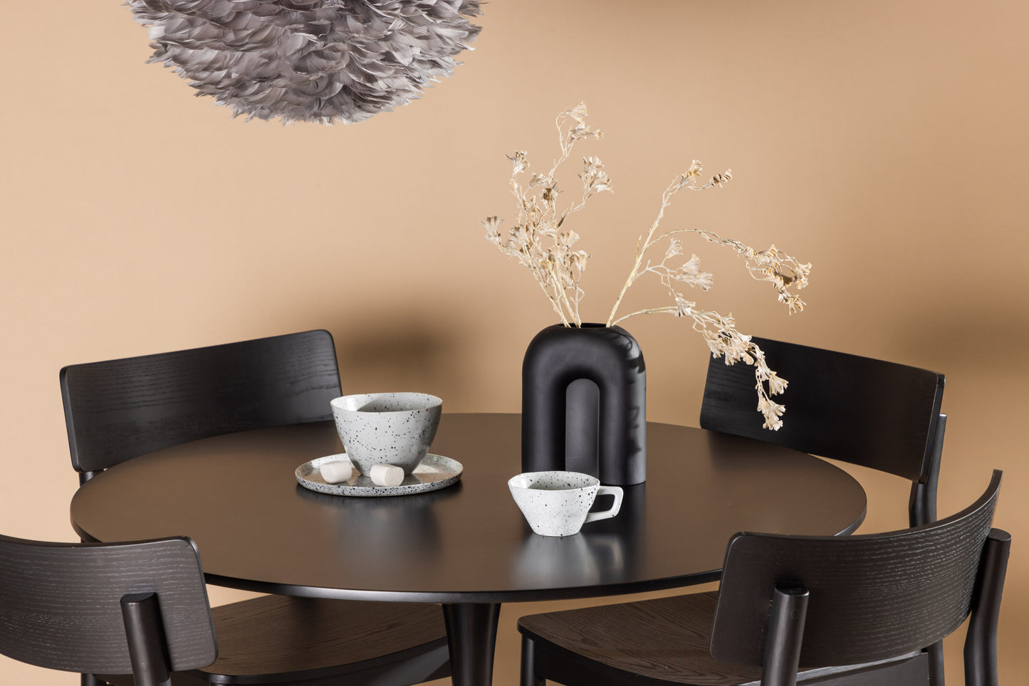 Glade Matbord med Montros Stolarna Matgrupp