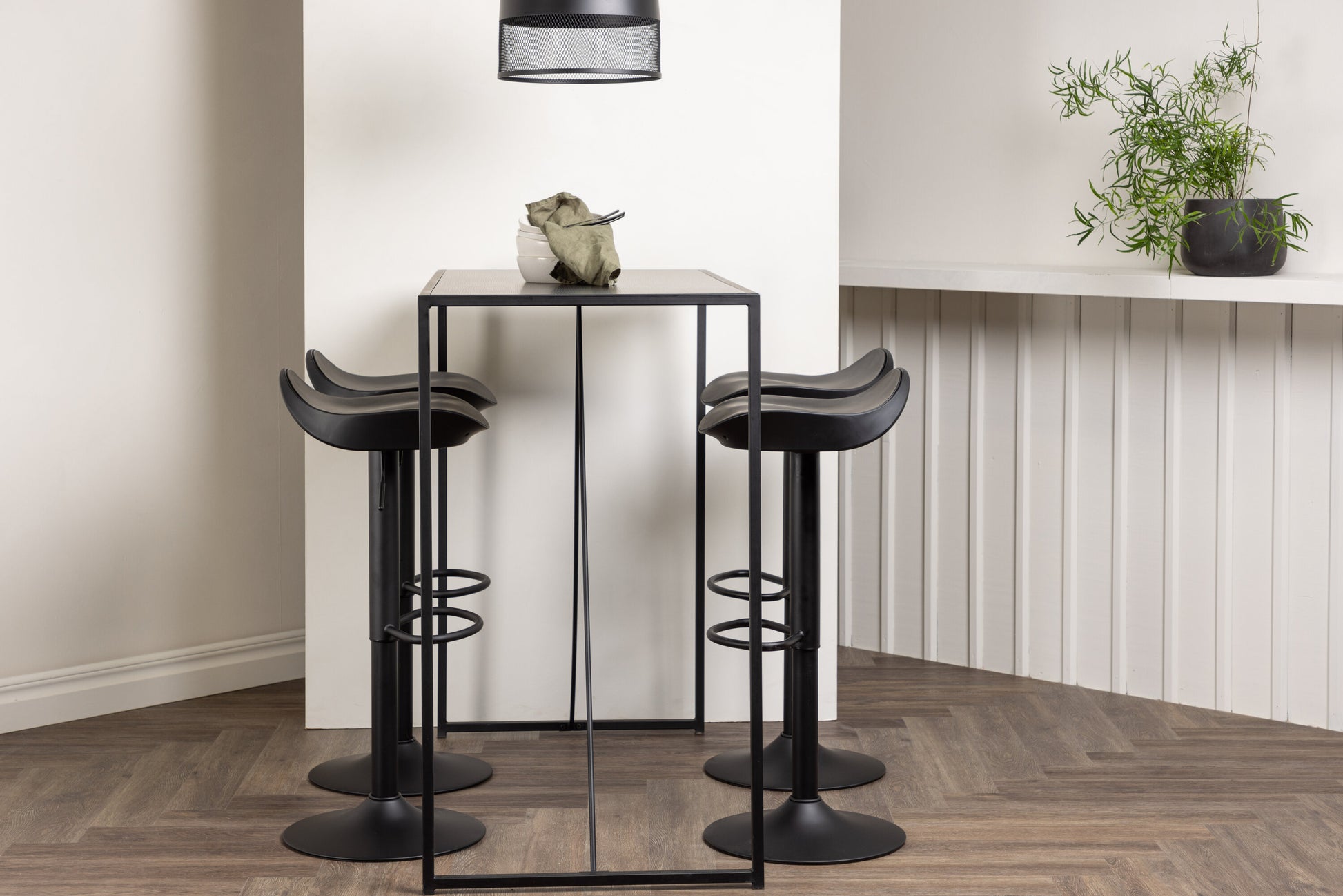 Brea Matbord med Adesto Stolarna Matgrupp