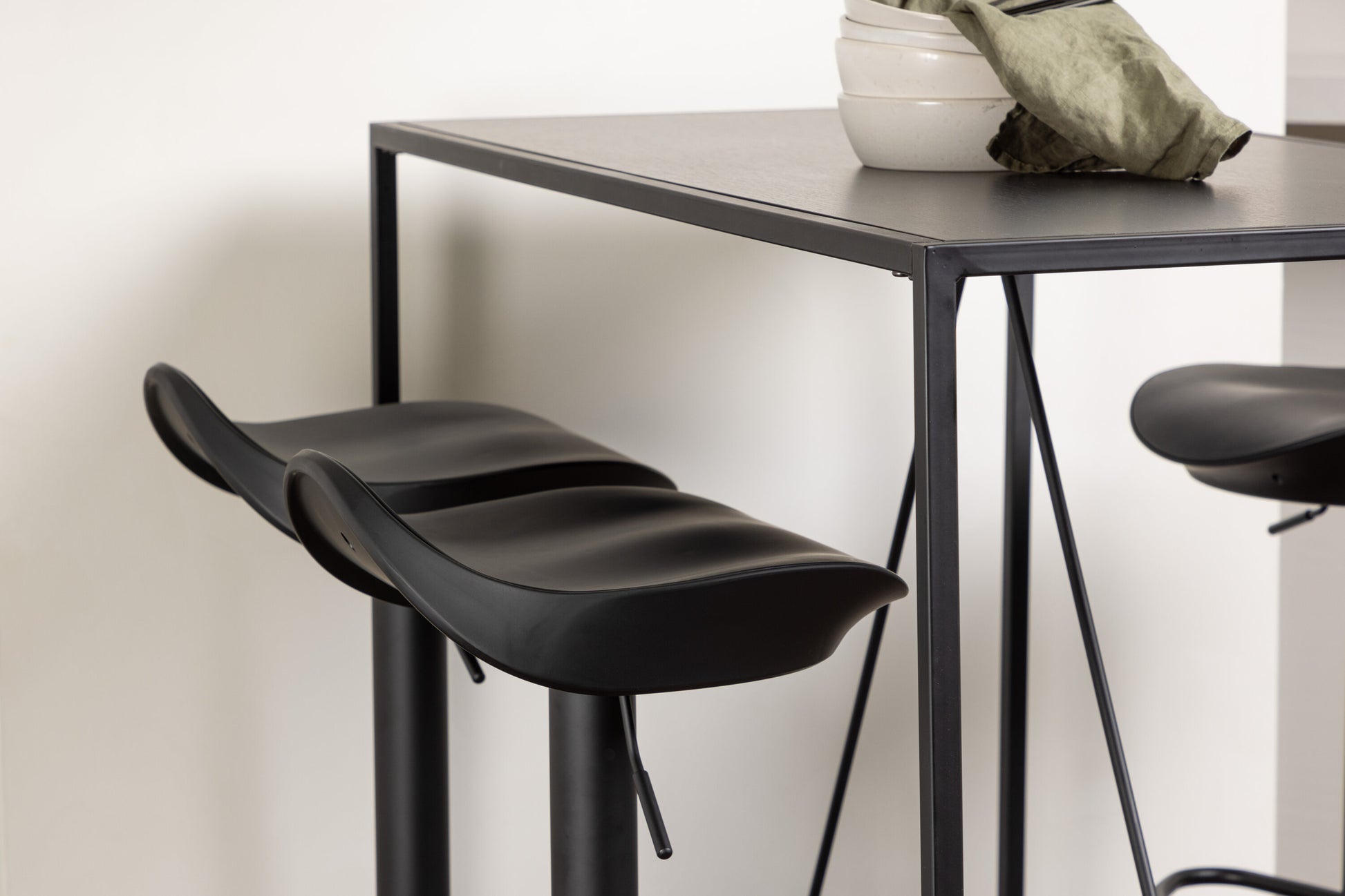 Brea Matbord med Adesto Stolarna Matgrupp