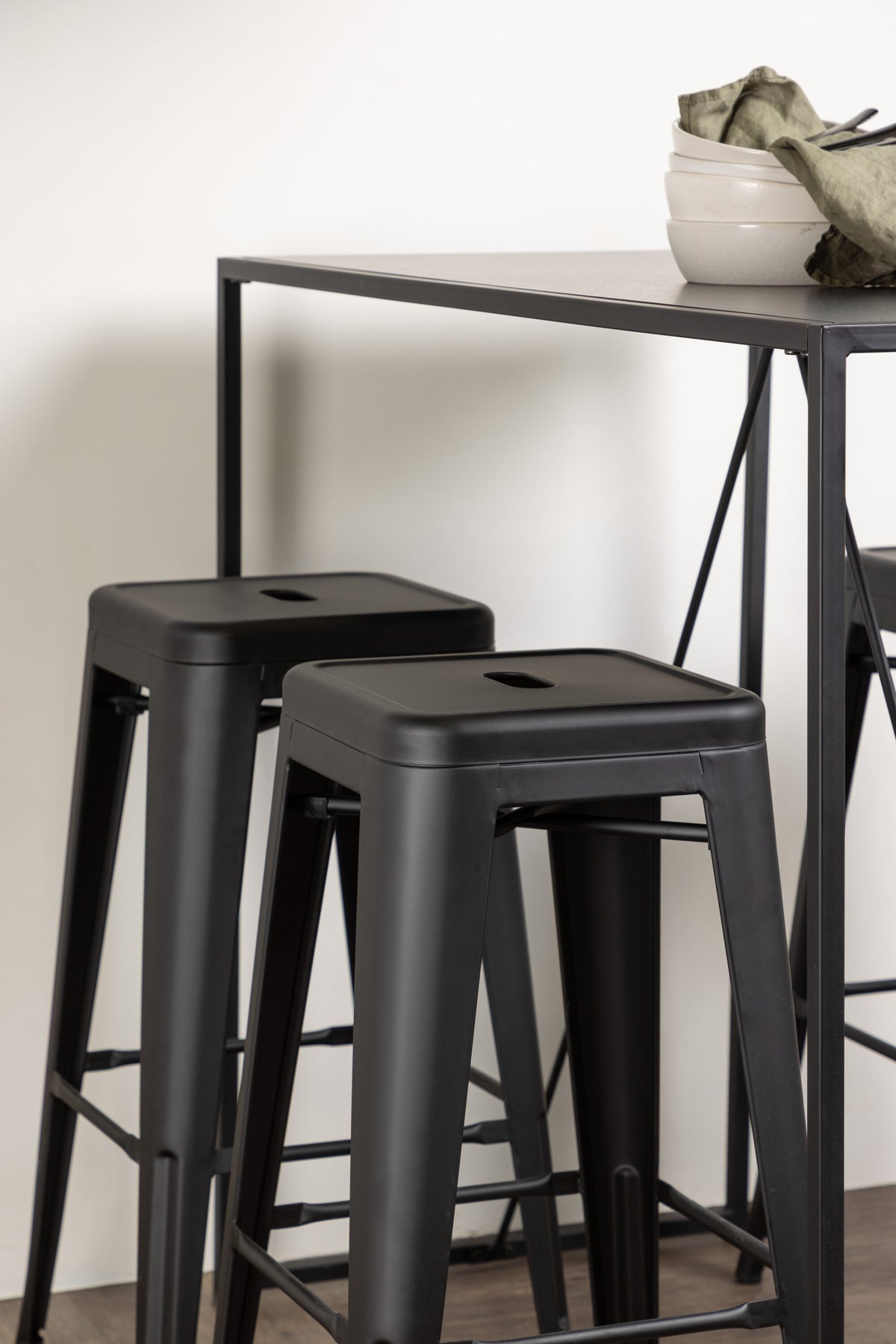 Brea Matbord med Tempe Stolarna – Bord: 105x120x60 Stol: 43x76x43